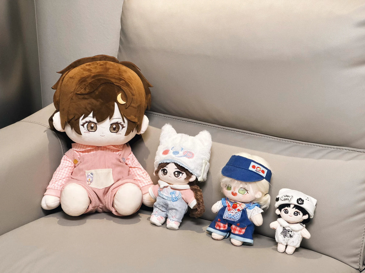 Four SPROOVIA custom cotton dolls in everyday outfits
